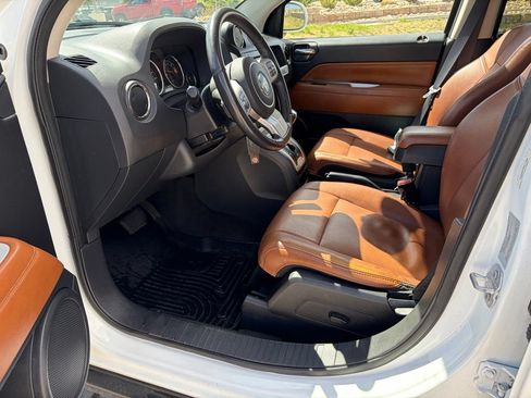 Used 2018 Jeep Grand Cherokee Limited AWD/4WD image 12