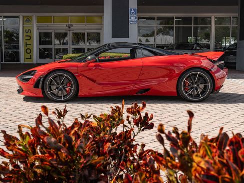 Used 2020 McLaren 720S Performance RWD image 34