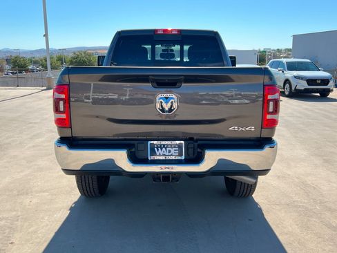 Used 2024 RAM 3500 Tradesman w/ Chrome Appearance Group AWD/4WD image 5