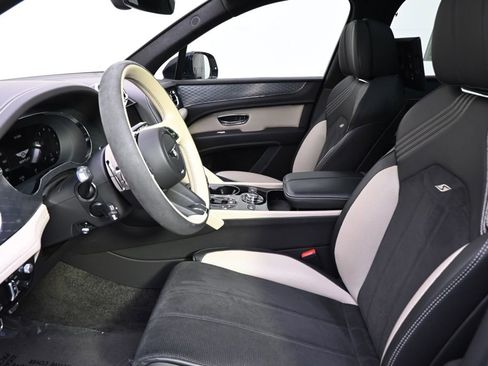 Used 2022 Bentley Bentayga AWD/4WD image 13