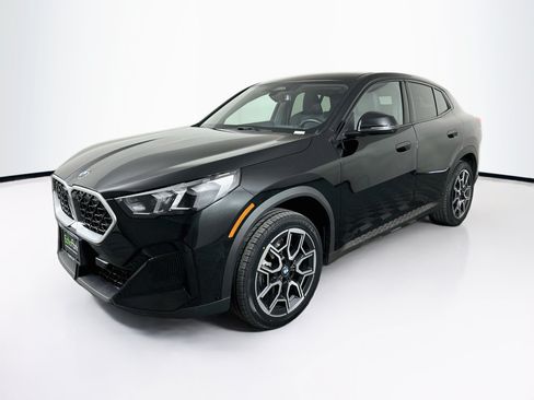 Used 2026 BMW X2 xDrive28i AWD/4WD image 3