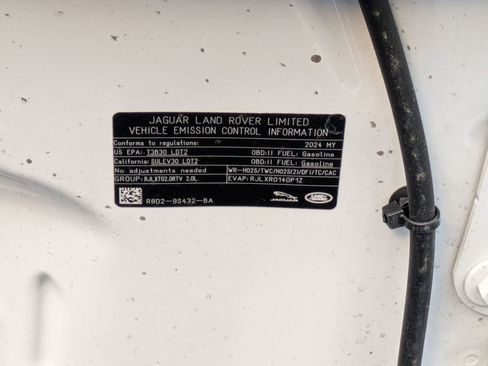 Used 2024 Jaguar E-PACE R-Dynamic SE image 23