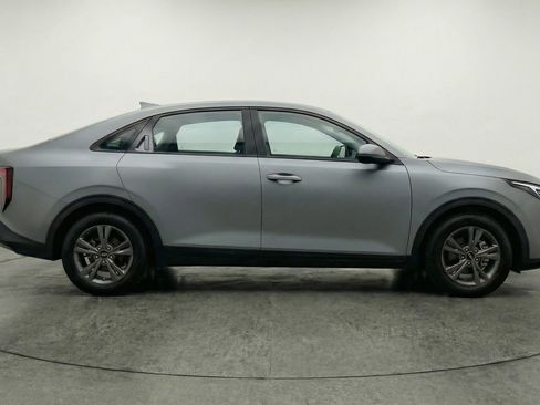 Used 2025 Kia K4 LXS image 11