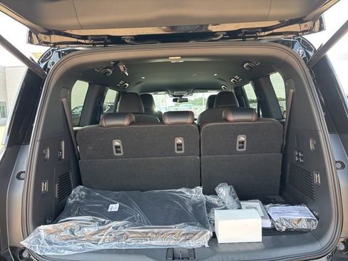 New 2025 Nissan Armada SL w/ Captain's Chari Seat Package image 21