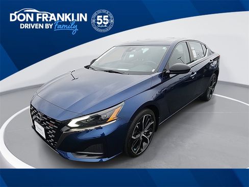 Used 2023 Nissan Altima 2.5 SR w/ SR Premium Package image 1