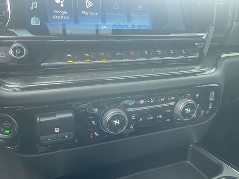 Used 2022 Chevrolet Silverado 1500 ZR2 w/ Technology Package image 16