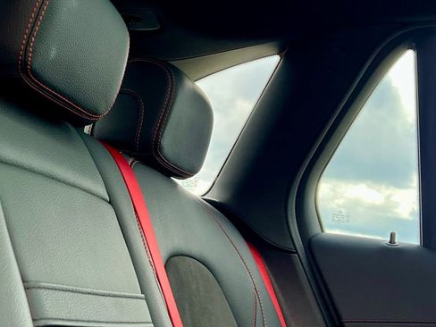 Used 2022 Mercedes-Benz GLC 43 AMG 4MATIC image 12