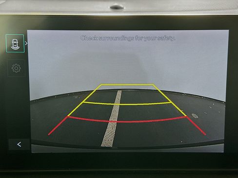 Used 2024 Kia Sorento S image 23