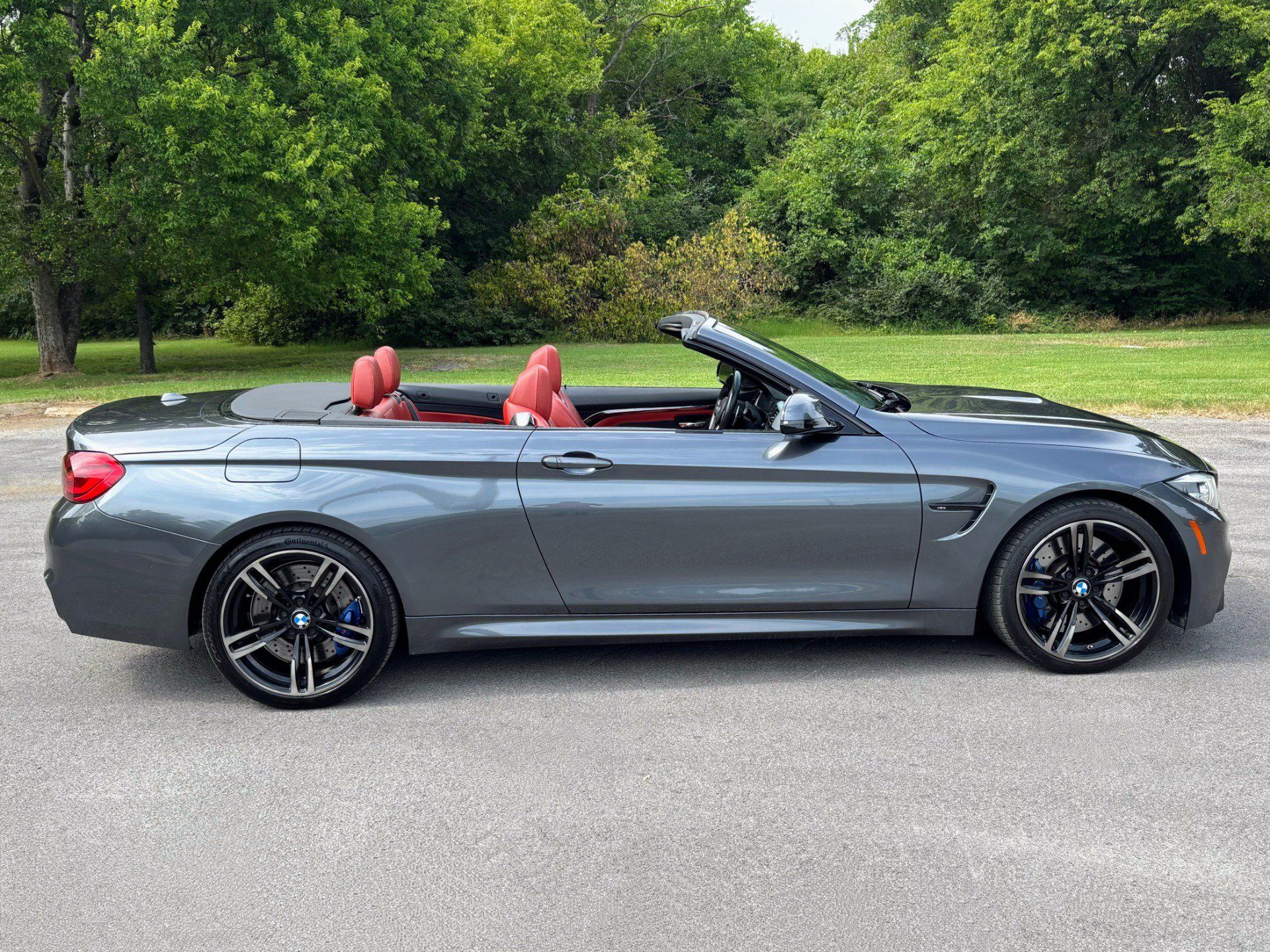 Used 2019 BMW M4 Convertible w/ Competition Package RWD image 8