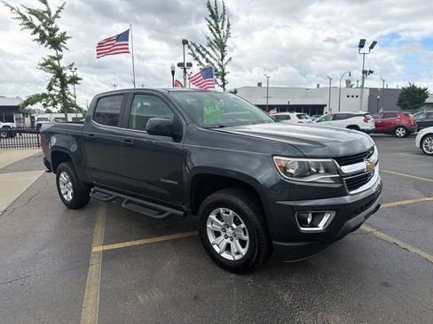 Used 2017 Chevrolet Colorado LT w/ LT Convenience Package RWD image 2