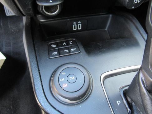 Used 2022 Ford Ranger Lariat w/ Tremor Off-Road Package AWD/4WD image 32