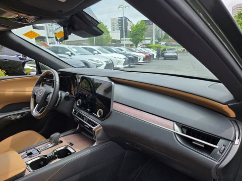 Used 2025 Lexus RX 350 Premium w/ Accessory Package (Z1) FWD image 29