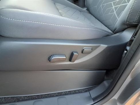 Used 2026 Nissan Frontier SV w/ All-Weather Content Package AWD/4WD image 11