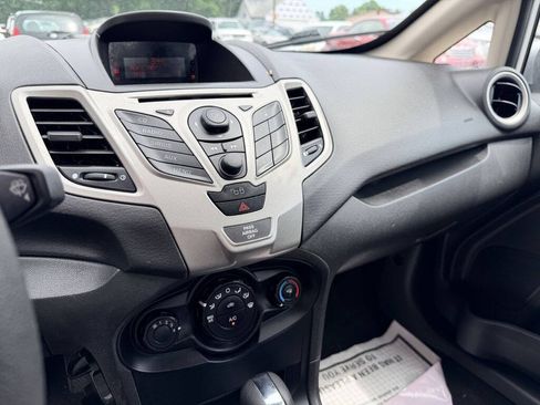 Used 2011 Ford Fiesta SE w/ 202A Rapid Spec Order Code FWD image 10