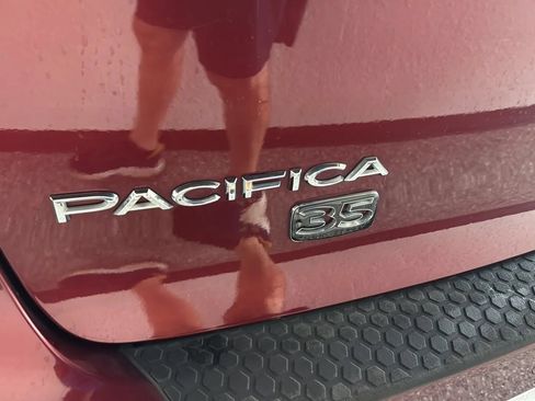 Used 2019 Chrysler Pacifica Limited FWD image 49