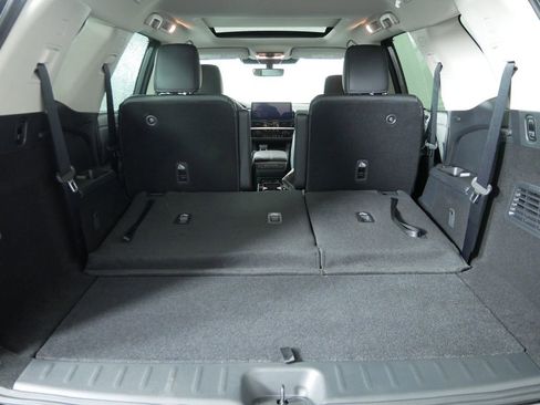 New 2026 Nissan Pathfinder Platinum AWD/4WD image 17