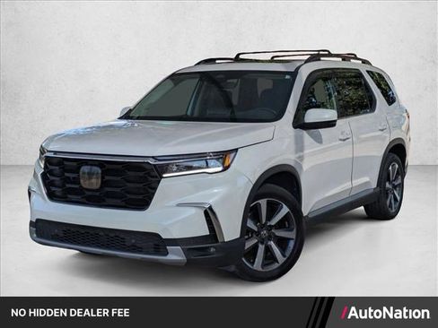 Used 2023 Honda Pilot Touring image 1