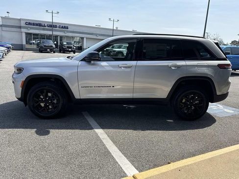 New 2026 Jeep Grand Cherokee Altitude AWD/4WD image 26