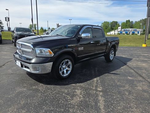 Used 2018 RAM 1500 Laramie AWD/4WD image 7