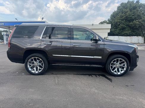 Used 2017 Cadillac Escalade Premium Luxury image 6