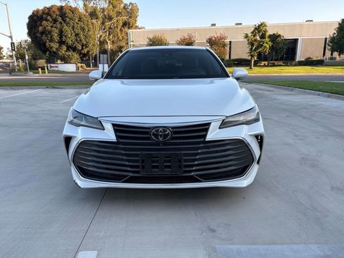 Used 2019 Toyota Avalon Limited w/ Advanced Safety Package FWD image 2