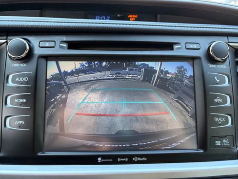 Used 2019 Toyota Highlander XLE AWD/4WD image 35