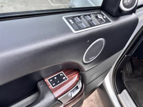 Used 2017 Land Rover Range Rover HSE AWD/4WD image 16