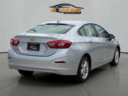 Used 2017 Chevrolet Cruze LT FWD image 6