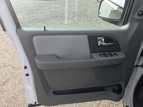 Used 2006 Ford Expedition XLT image 9