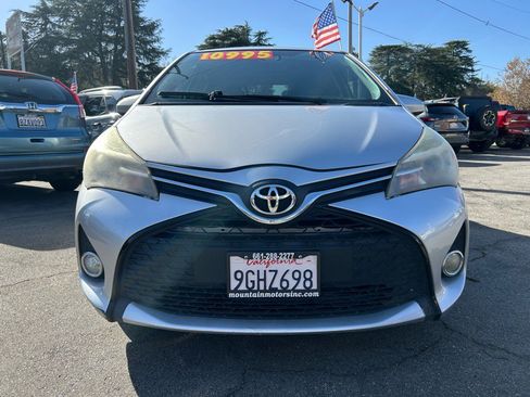 Used 2017 Toyota Yaris SE image 2