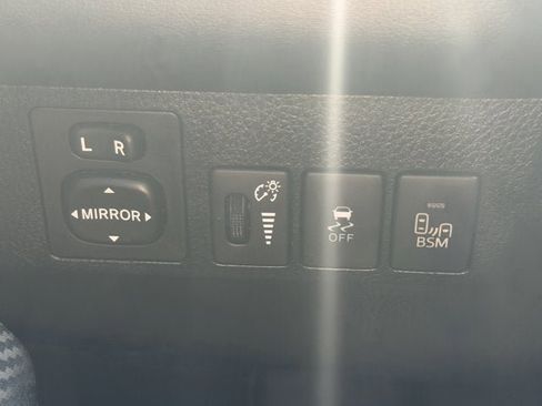 Used 2013 Toyota RAV4 Limited image 11