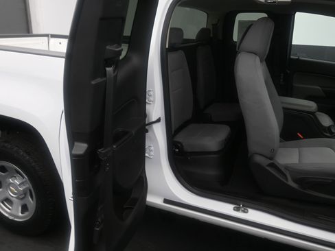 Used 2022 Chevrolet Colorado W/T image 11