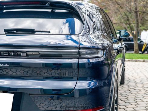 Used 2024 Porsche Cayenne S image 89