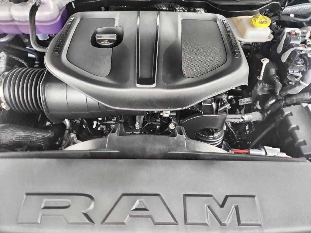 New 2026 RAM 1500 Express AWD/4WD image 31