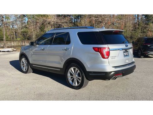 Used 2019 Ford Explorer Limited w/ Ford Safe & Smart Package image 7