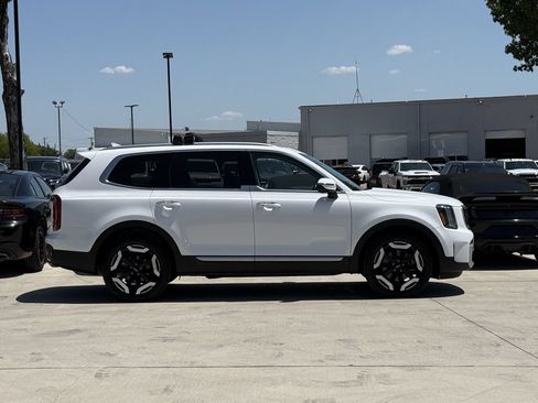 Used 2025 Kia Telluride S AWD/4WD image 3