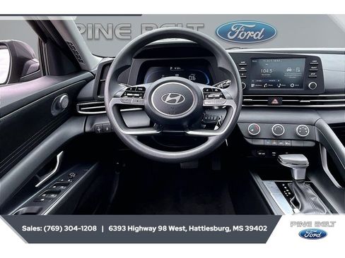Used 2026 Hyundai Elantra SE FWD image 5