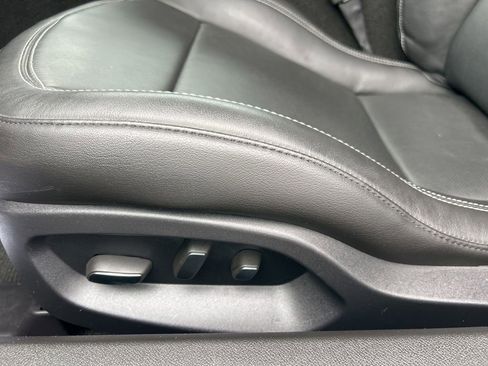 Used 2015 Chevrolet Corvette Stingray Z51 w/ 2LT Preferred Equipment Group image 33