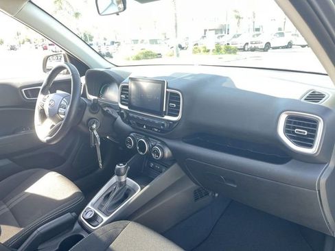 Used 2023 Hyundai Venue SEL FWD image 27