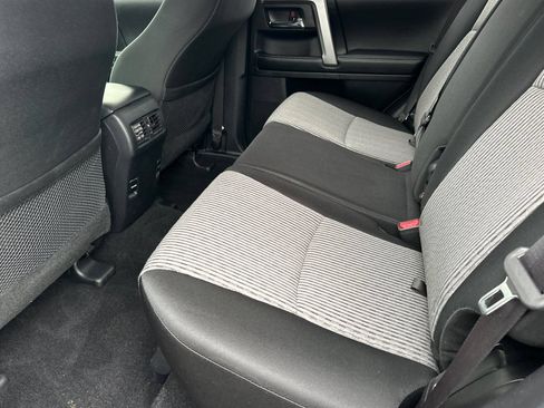 Used 2016 Toyota 4Runner SR5 AWD/4WD image 12