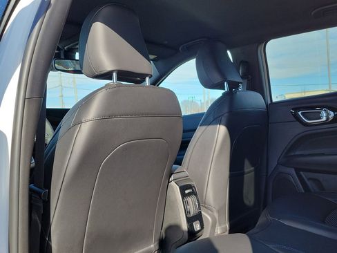 New 2026 Jeep Compass Latitude image 12