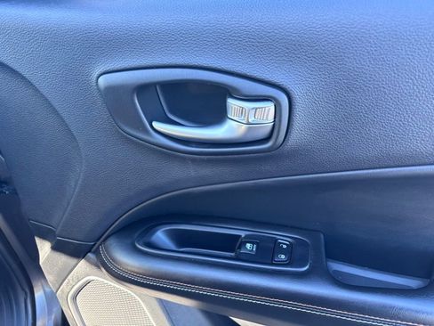 Used 2019 Jeep Compass Latitude w/ Cold Weather Group image 47