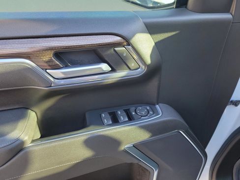 Used 2025 Chevrolet Silverado 1500 LT image 7