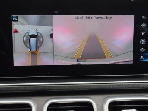 Certified 2022 Mercedes-Benz GLS 450 4MATIC image 32