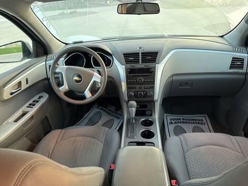 Used 2011 Chevrolet Traverse LS image 22