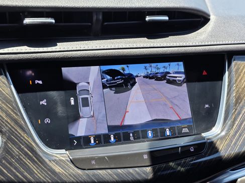 Used 2020 Cadillac XT6 Premium Luxury FWD image 17