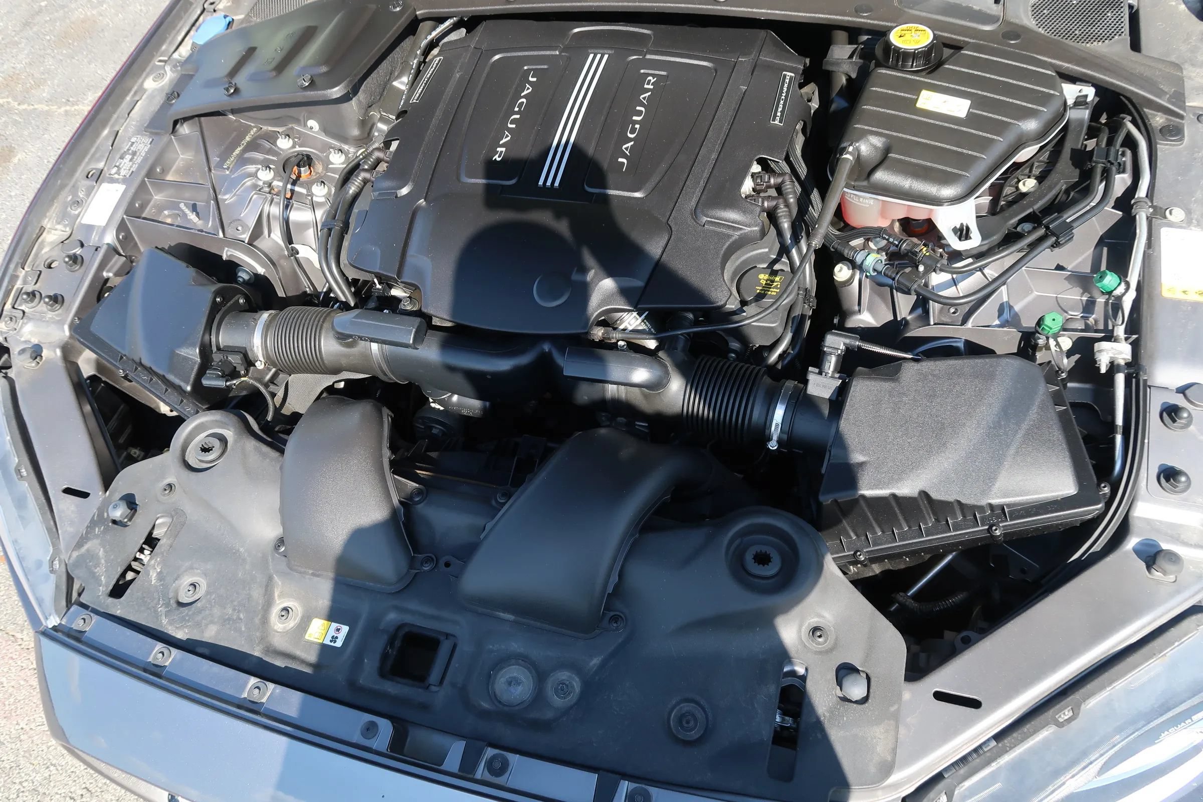 Used 2019 Jaguar XJ R-Sport RWD image 43