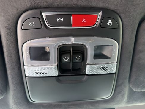 Certified 2025 Kia Telluride SX Prestige X-Line AWD/4WD image 16