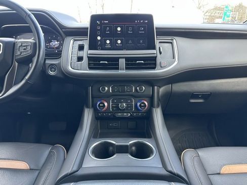Used 2022 GMC Yukon XL AT4 w/ AT4 Premium Plus Package image 14
