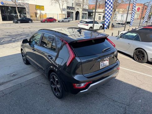 Used 2024 Kia Niro EX Touring image 15